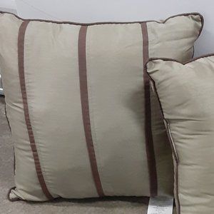 OLIVE GREEN DECORATIVE PILLOWS